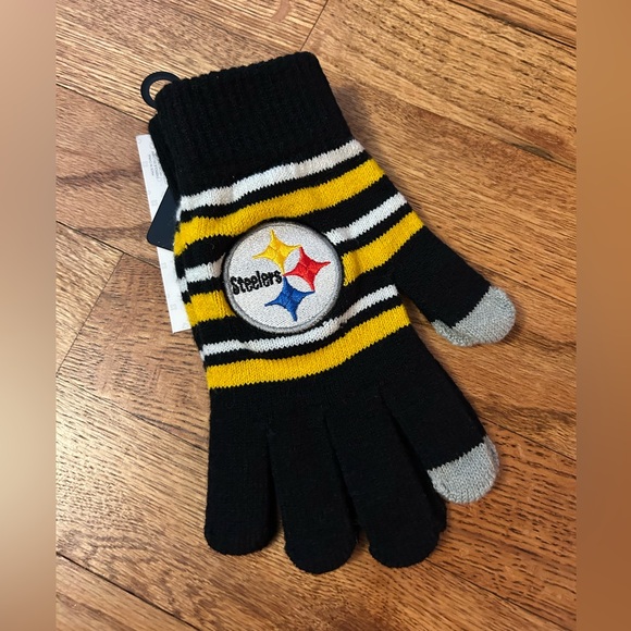 Forever Collectibles Accessories - Forever Collectibles Pittsburgh Steelers Stripe Knit Gloves